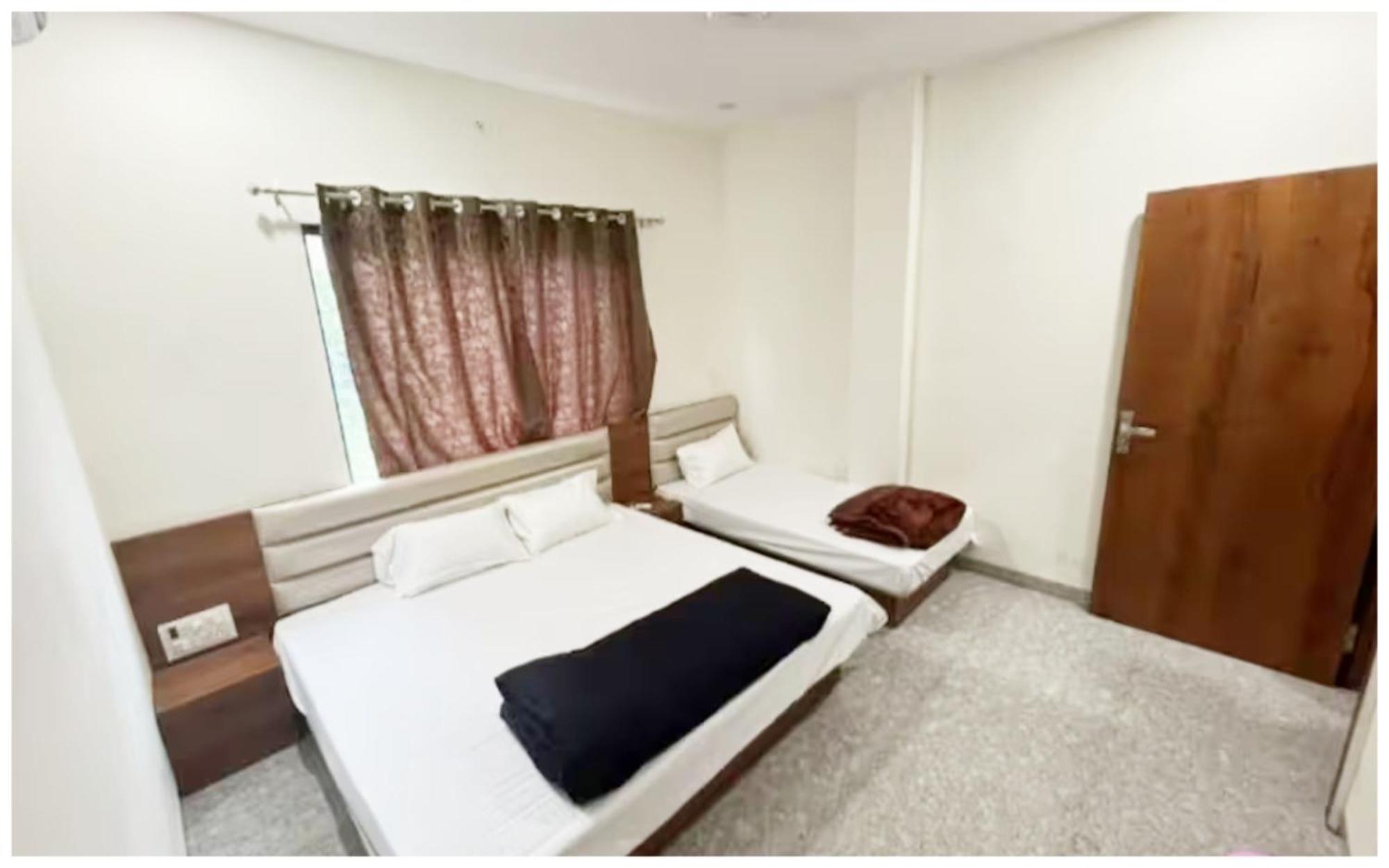 Premium Hotel Ujjain - G A R I M A - Near Mahakal Temple And Rivar - Railway Station - Hygiene & Spacious Room - With Wifi- And Parking Facilities - Best Hotel In Удджайн Экстерьер фото